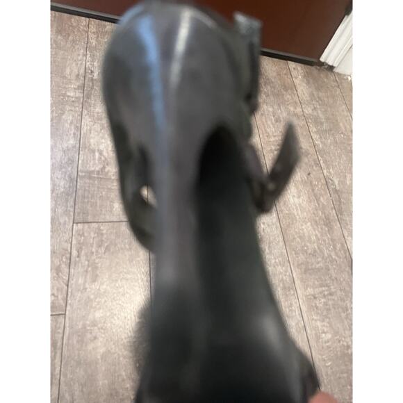 Guess Women's Studded Black Suede High Heels Size: 8 - Picture 10 of 12